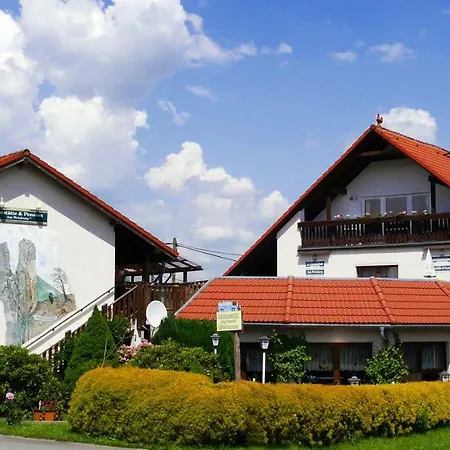 Am Weinberg Saechsische Schweiz 住宿加早餐酒店 3*